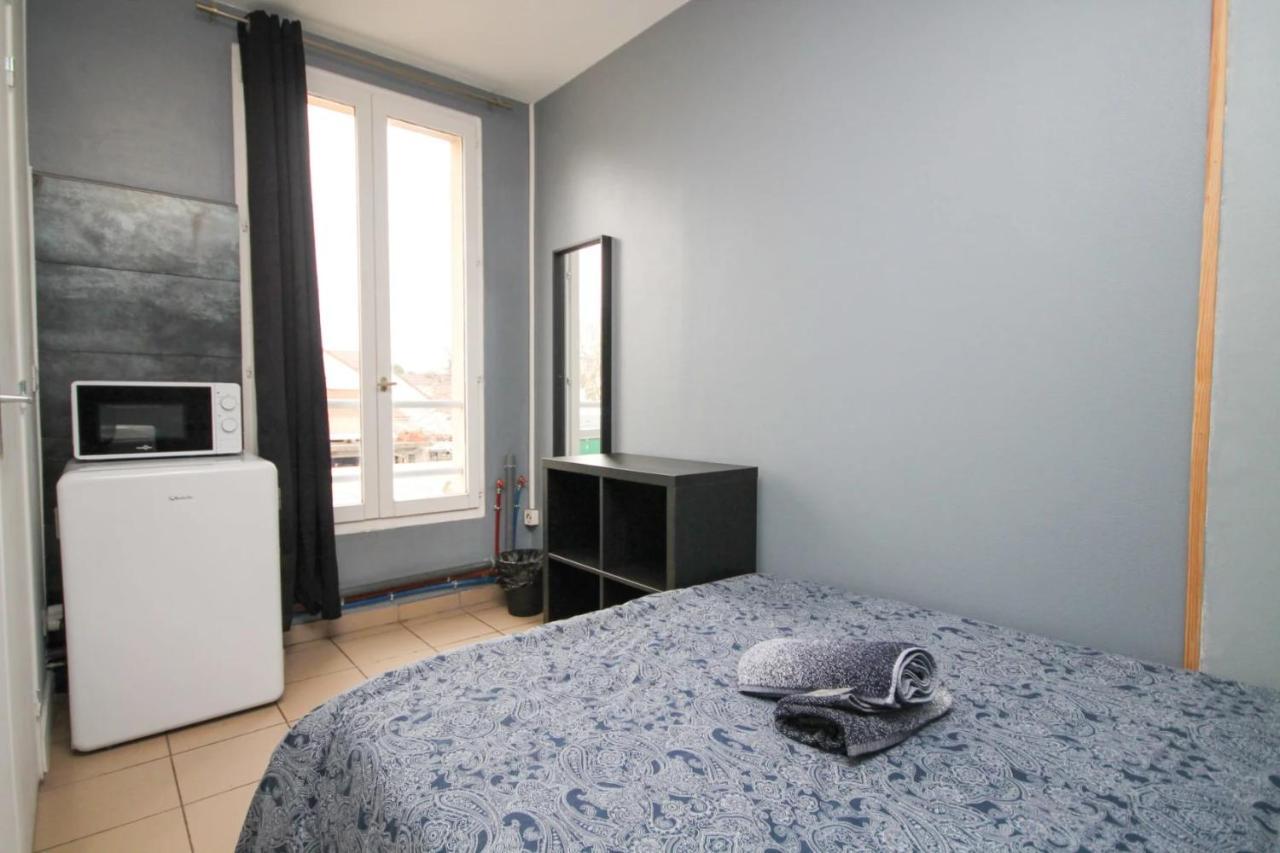 02 - Chambre Avec Lit Double Et Sdb Prive Wifi Saint-Denis  Luaran gambar
