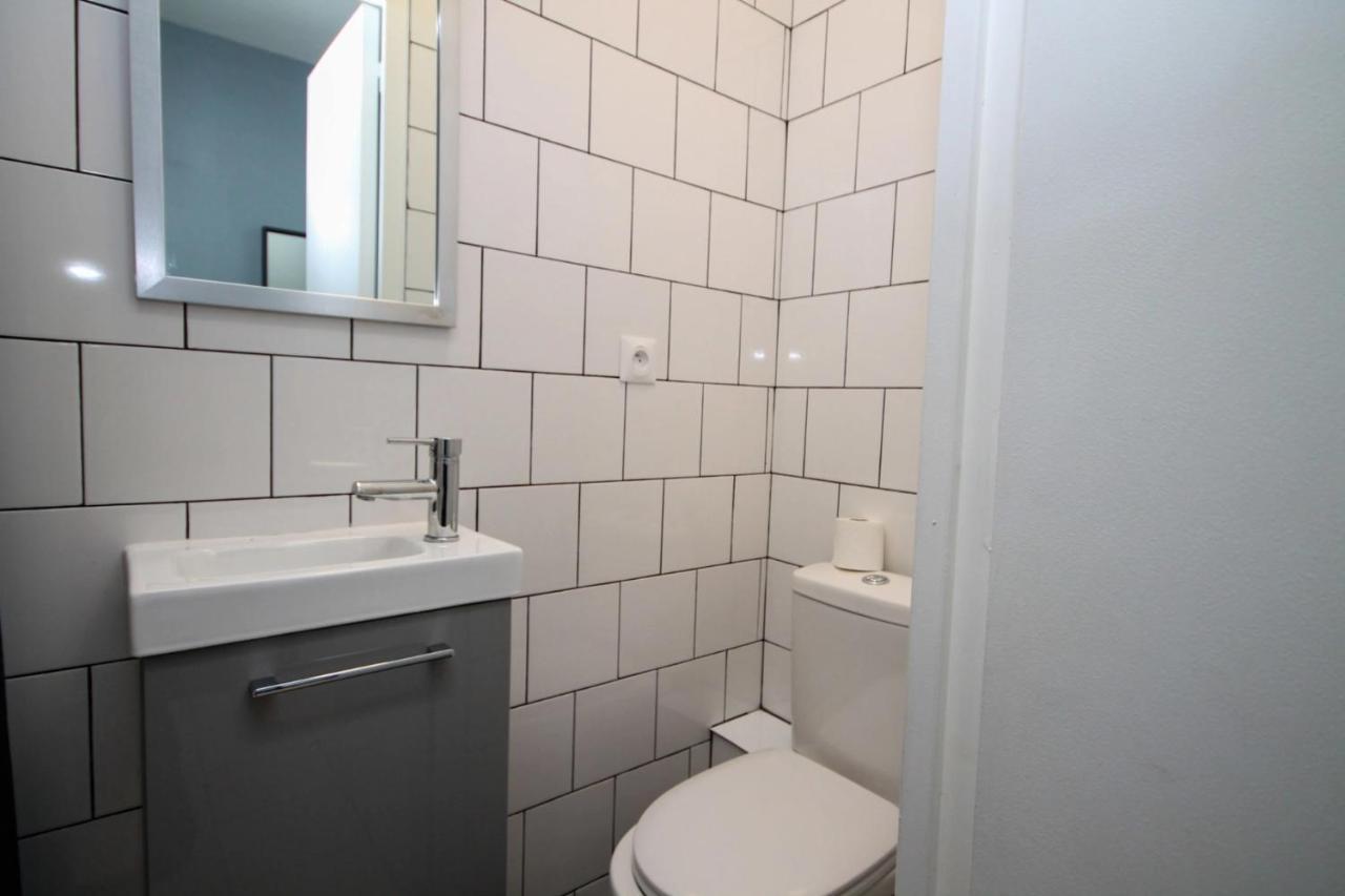02 - Chambre Avec Lit Double Et Sdb Prive Wifi Saint-Denis  Luaran gambar